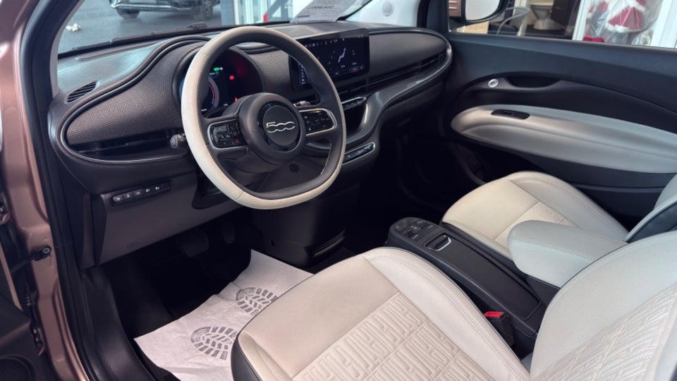 Fiat 500e 42 la Prima Sky 3d