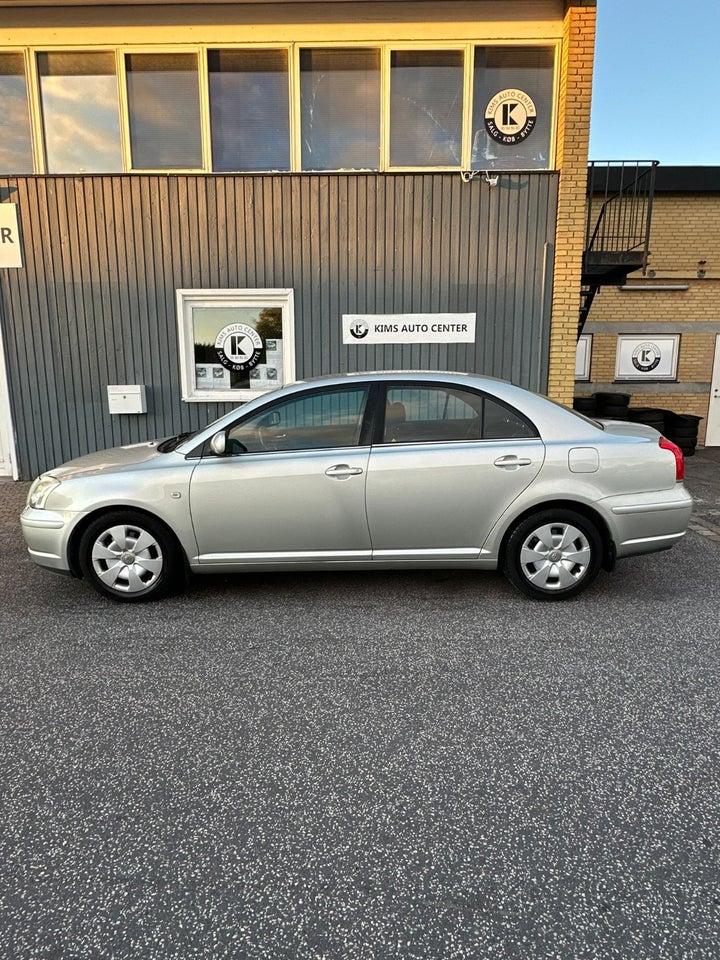 Toyota Avensis 1,8 VVT-i Sol 5d