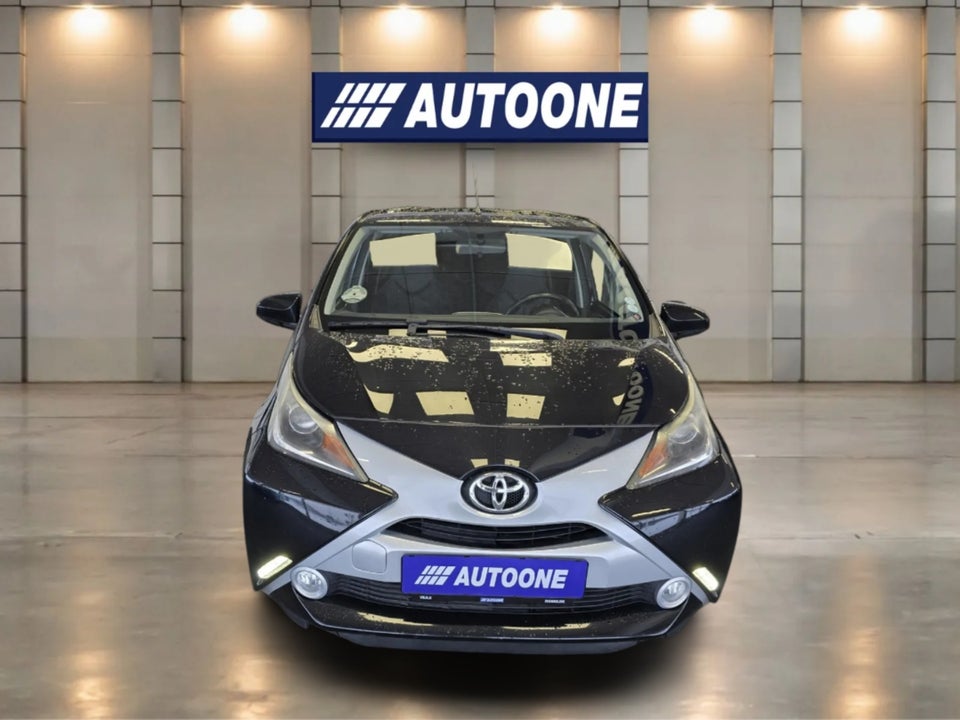 Toyota Aygo 1,0 VVT-i x-black 5d