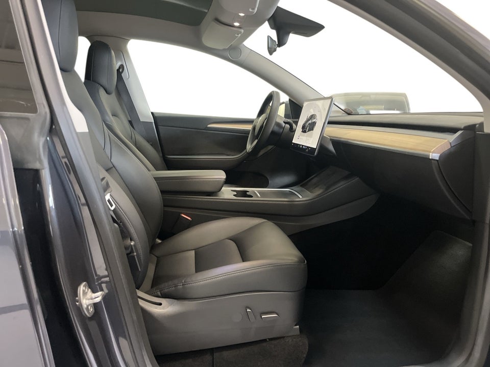 Tesla Model Y Long Range AWD 5d