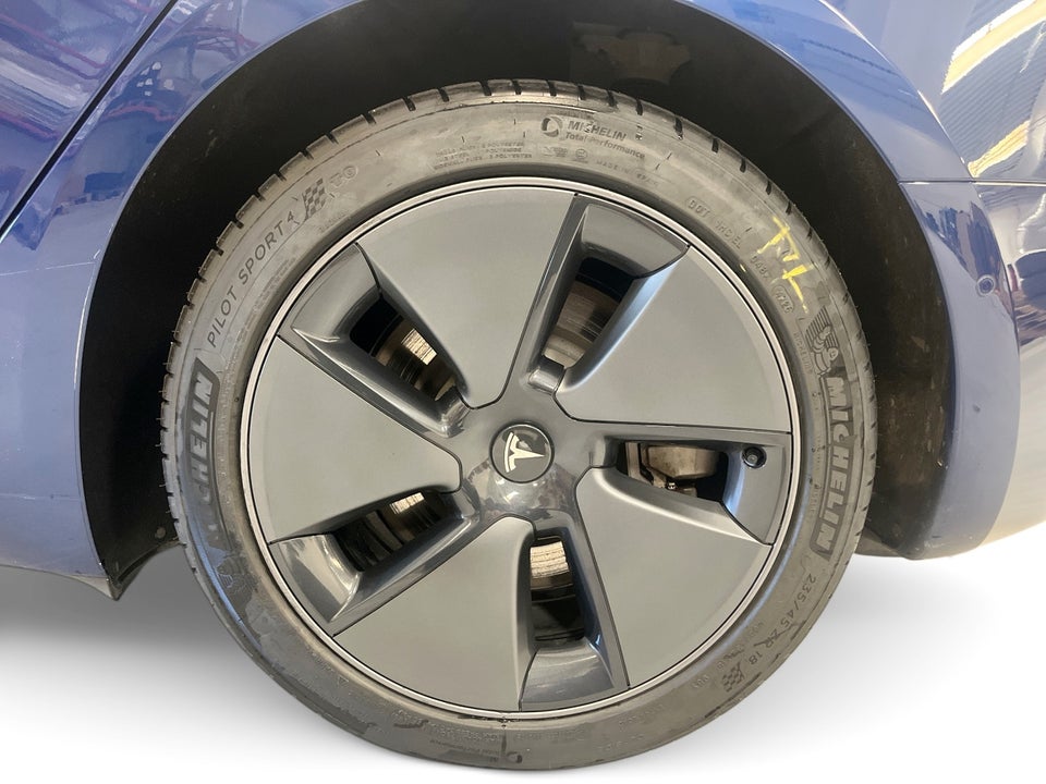 Tesla Model 3 RWD 4d