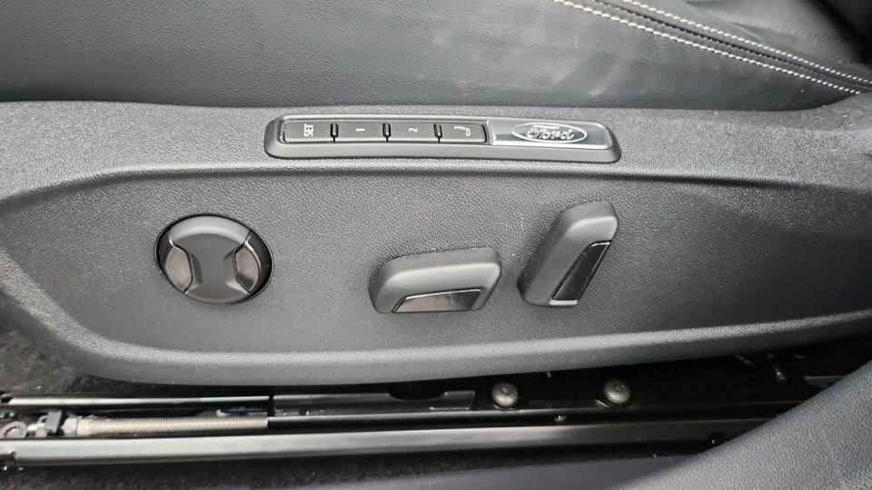 Ford Explorer 82 Premium Extended Range 5d