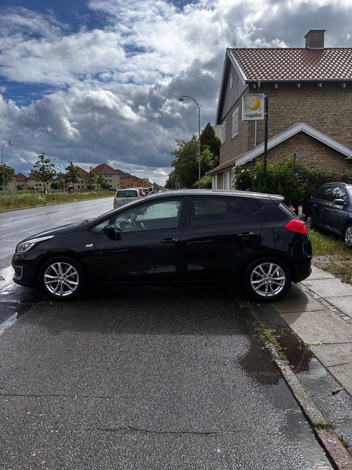Kia Ceed 1,0 T-GDi Style+ Clim 5d