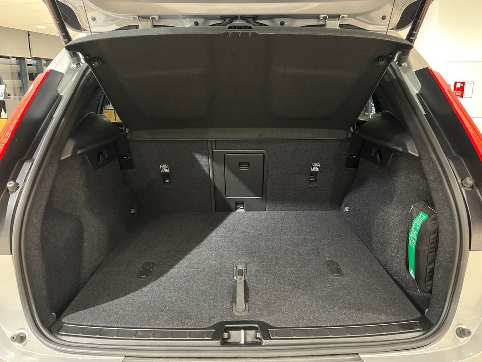 Volvo EX40 Extended Range Plus 5d