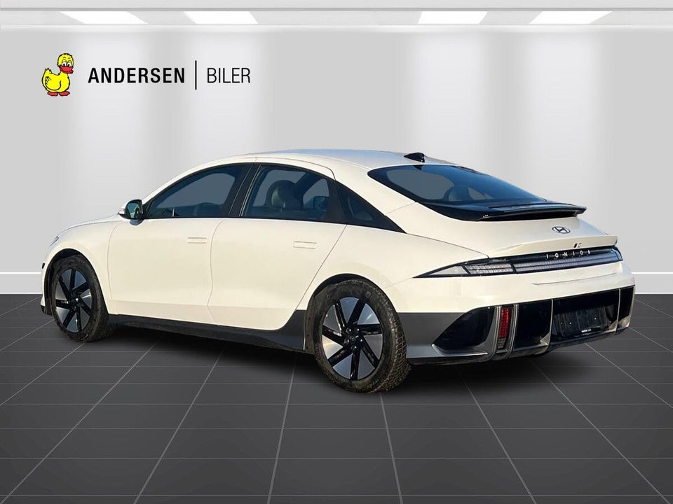 Hyundai Ioniq 6 77 Essential 4d