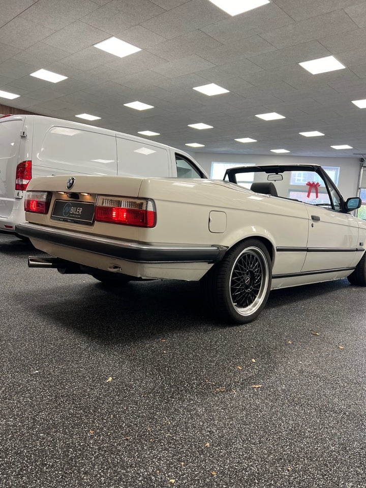 BMW 320i 2,0 Cabriolet 2d