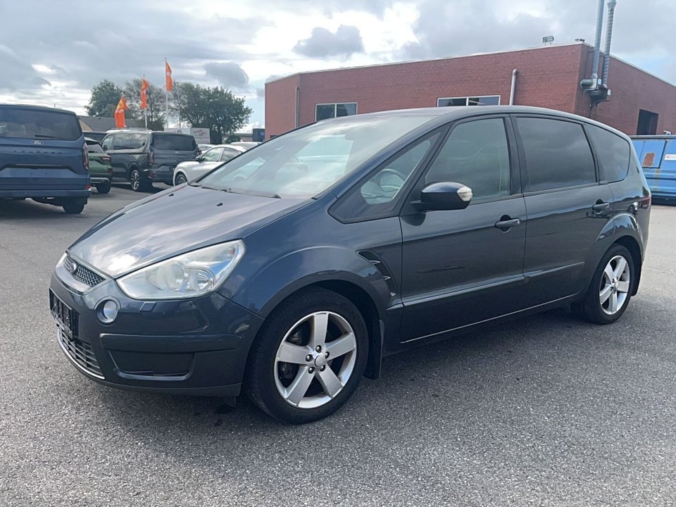 Ford S-MAX 2,0 Ambiente 5d