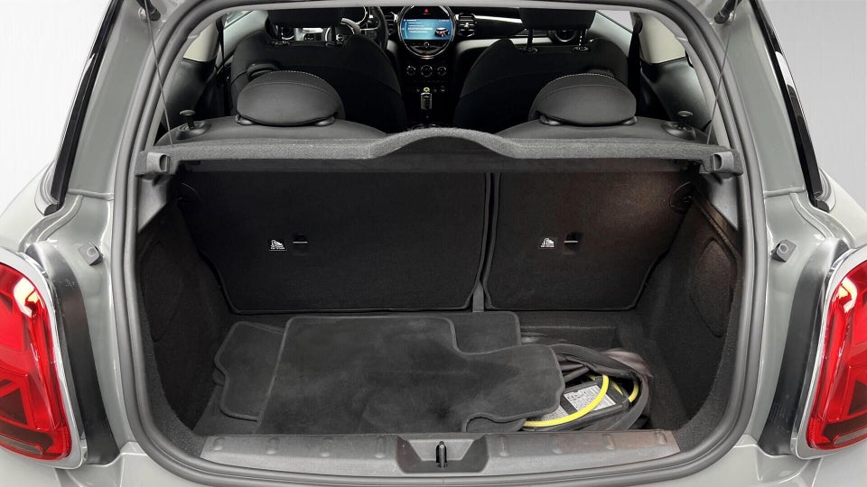 MINI Cooper SE Essential 3d