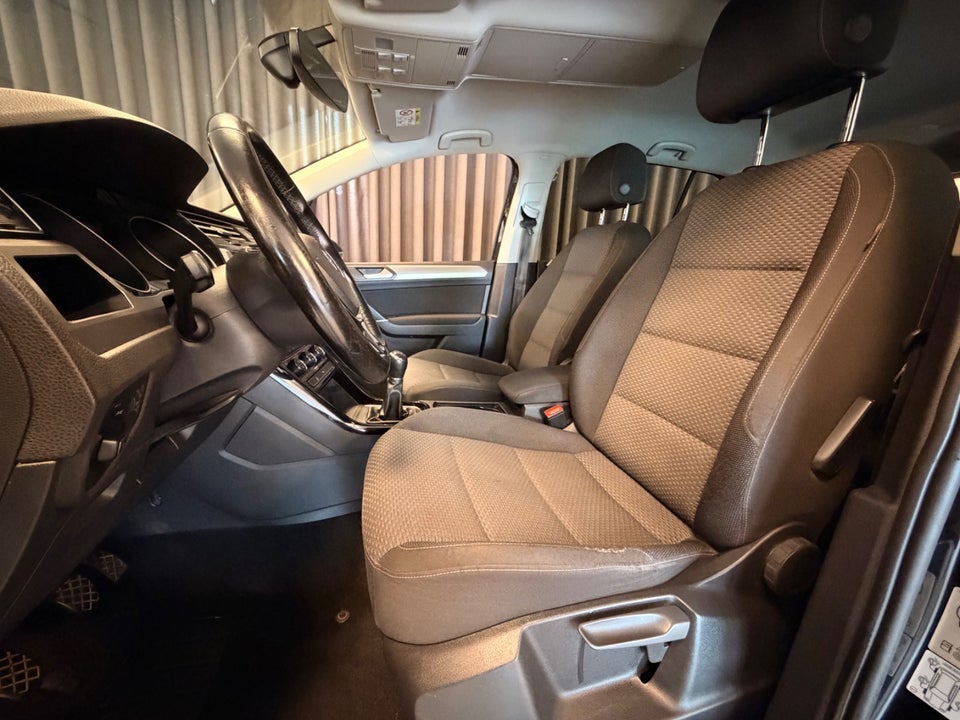 VW Touran 1,6 TDi 110 Comfortline 7prs 5d