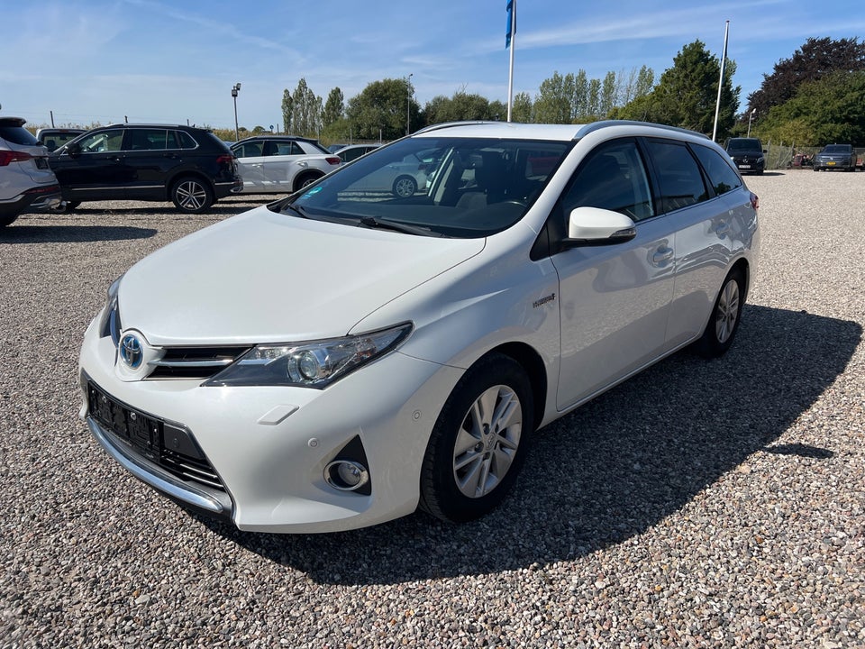 Toyota Auris 1,8 Hybrid H2+ Touring Sports CVT 5d