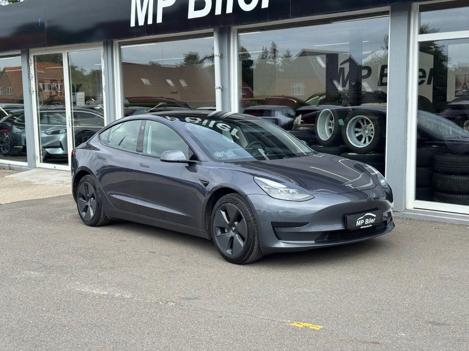 Tesla Model 3 Standard Range+ RWD 4d