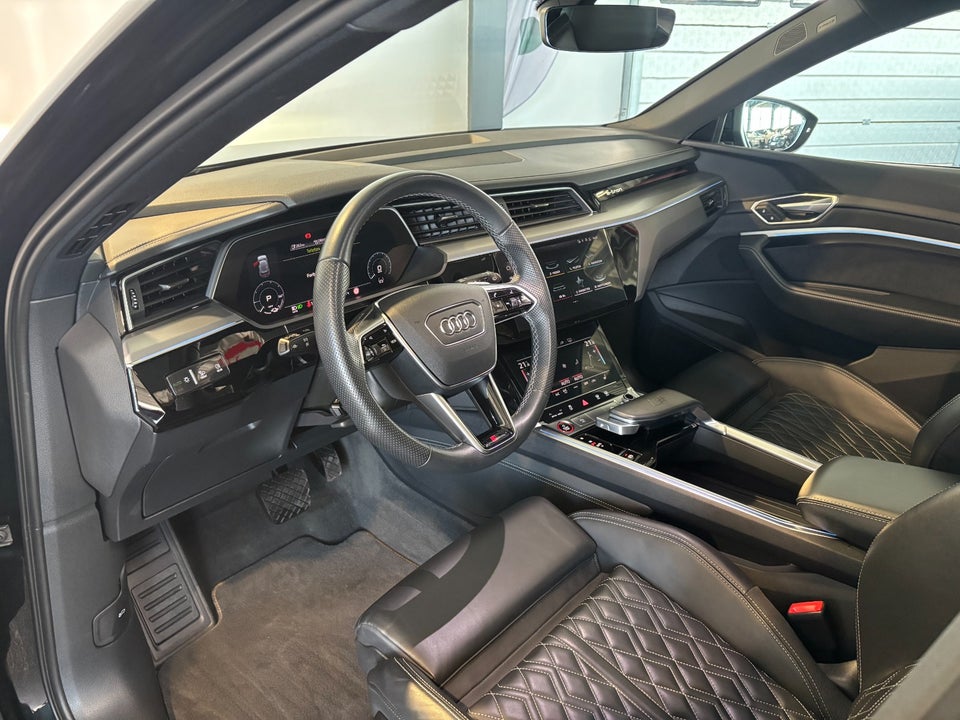 Audi e-tron S quattro 5d
