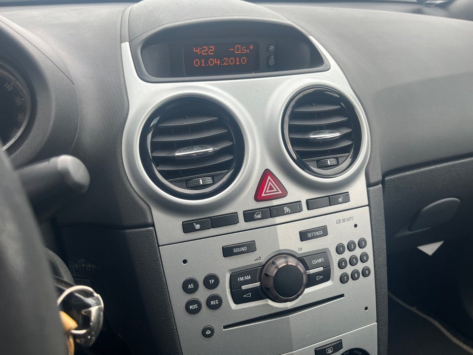 Opel Corsa 1,4 16V Cosmo 5d