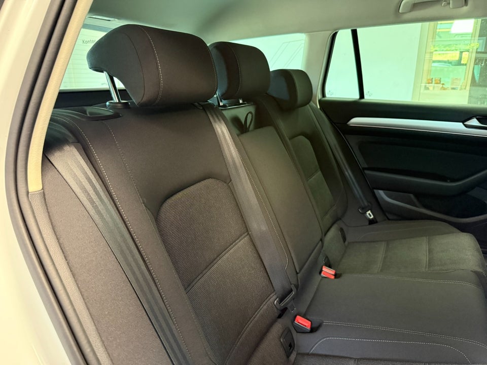 VW Passat 2,0 TDi 150 Business Variant DSG 5d