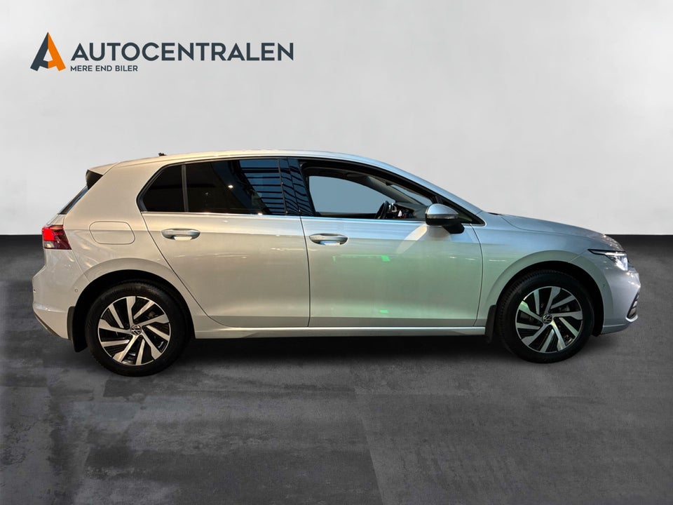 VW Golf VIII 1,4 eHybrid DSG 5d