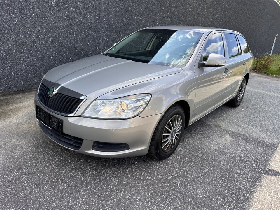 Skoda Octavia 1,6 TDi 105 Classic Combi 5d