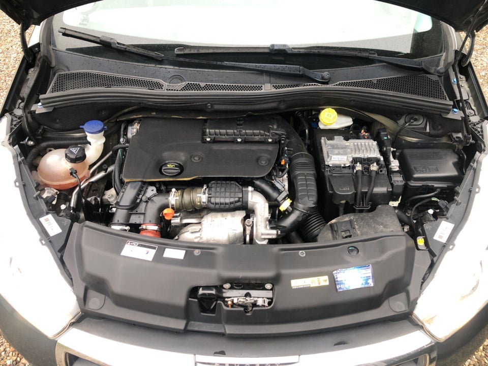 Peugeot 208 1,6 BlueHDi 100 Envy Sky 5d