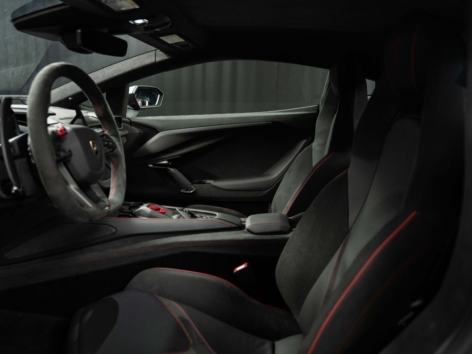 Lamborghini Revuelto 6,5  2d