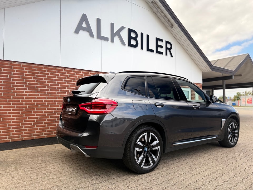 BMW iX3 Charged 5d
