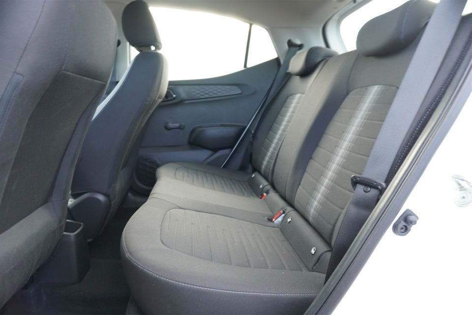 Hyundai i10 1,0 MPi Essential 5d