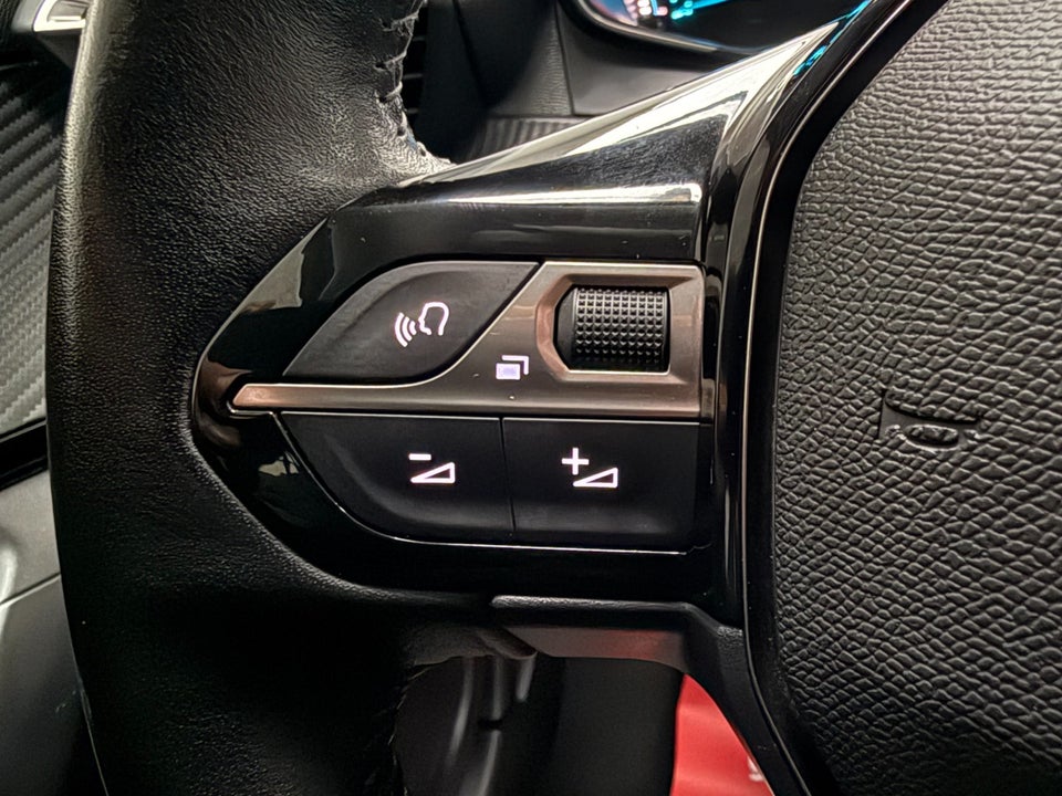 Peugeot e-2008 50 Allure 5d