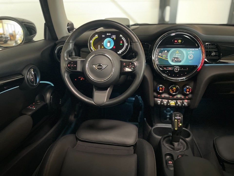 MINI Cooper SE Classic Trim 3d