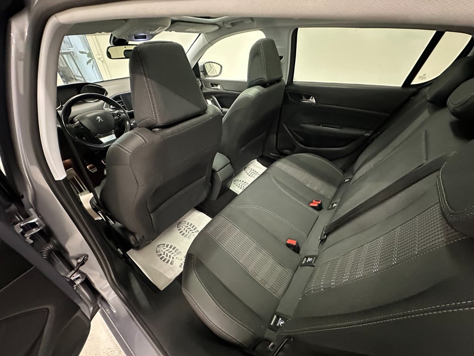 Peugeot 308 1,2 e-THP 130 Allure 5d