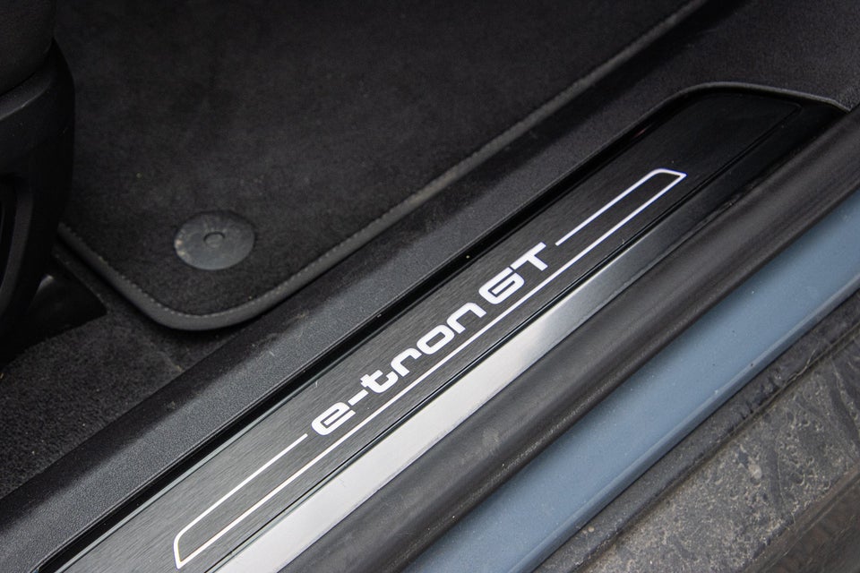 Audi e-tron GT quattro 4d