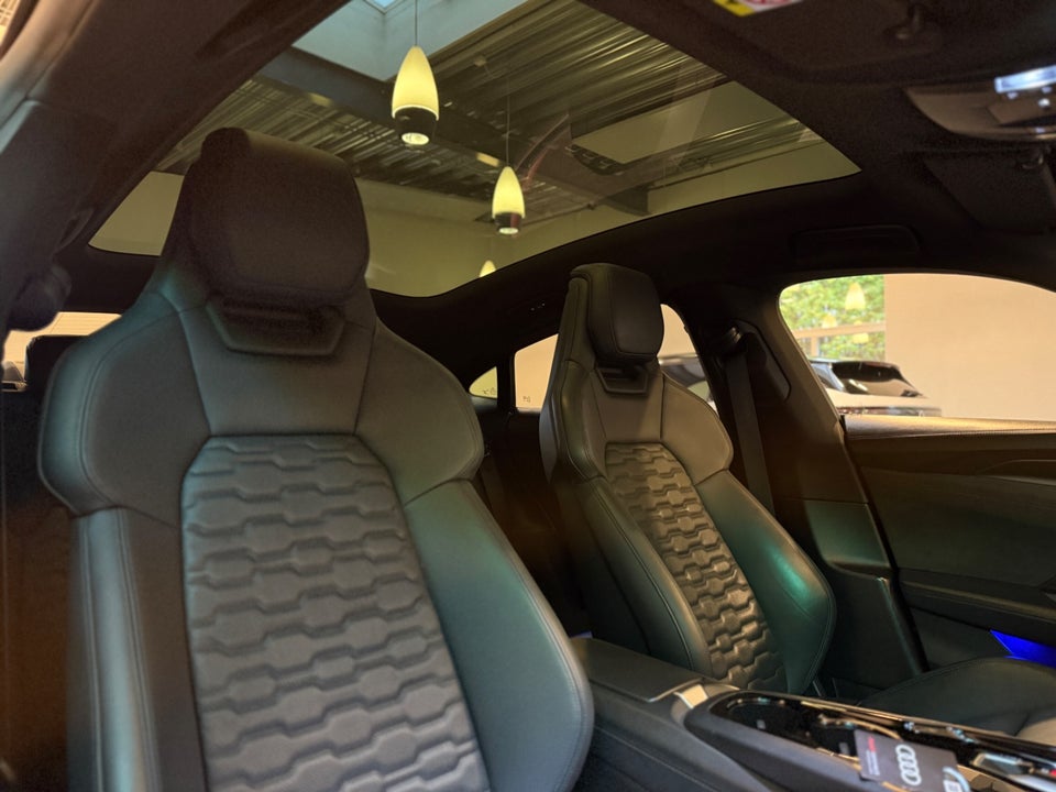 Audi e-tron GT pro quattro 4d