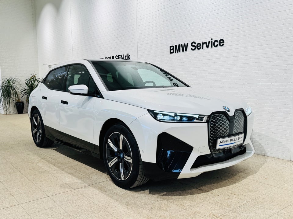 BMW iX xDrive40 Supercharged 5d