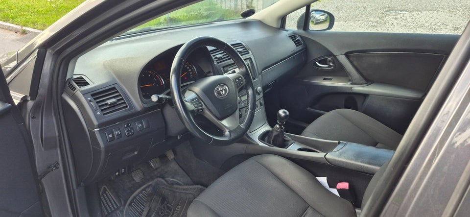 Toyota Avensis 2,0 D-4D T3 4d