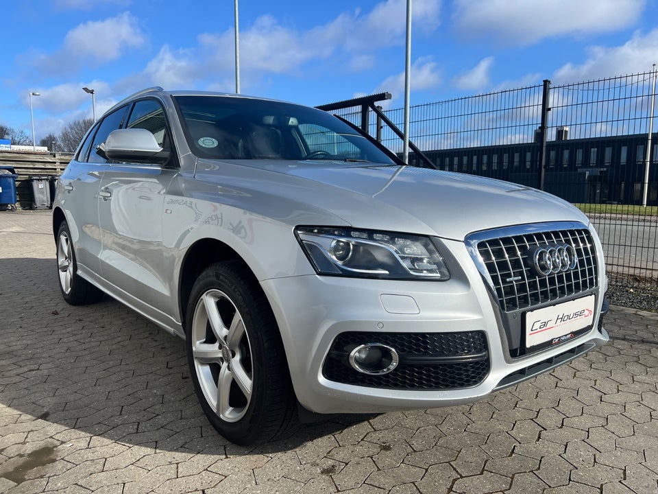 Audi Q5 2,0 TFSi 211 S-line quattro S-tr. 5d
