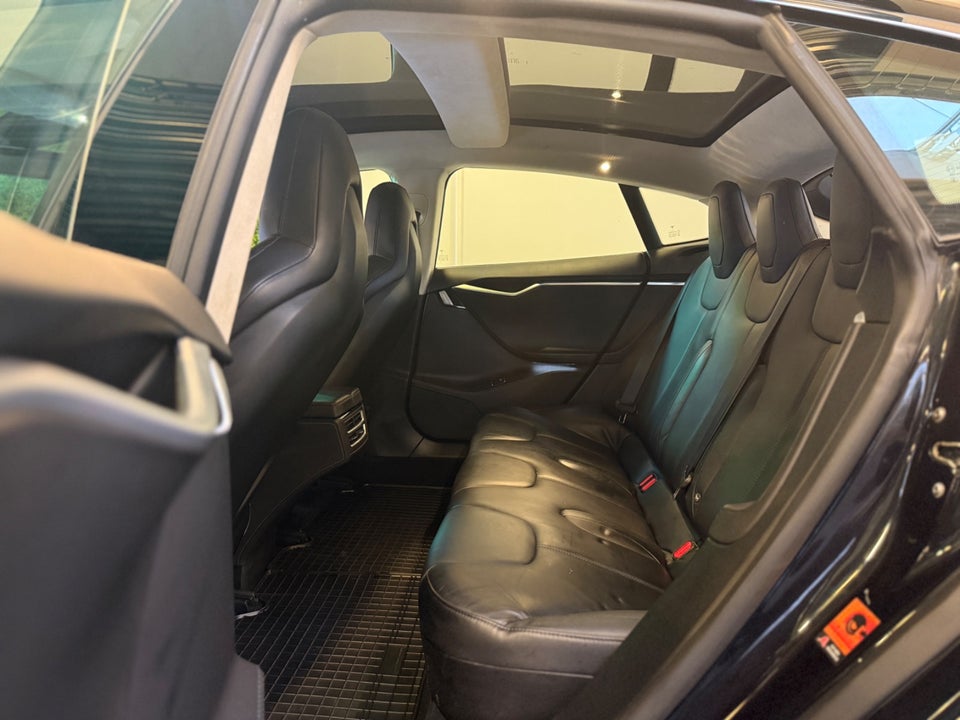 Tesla Model S P85D 5d