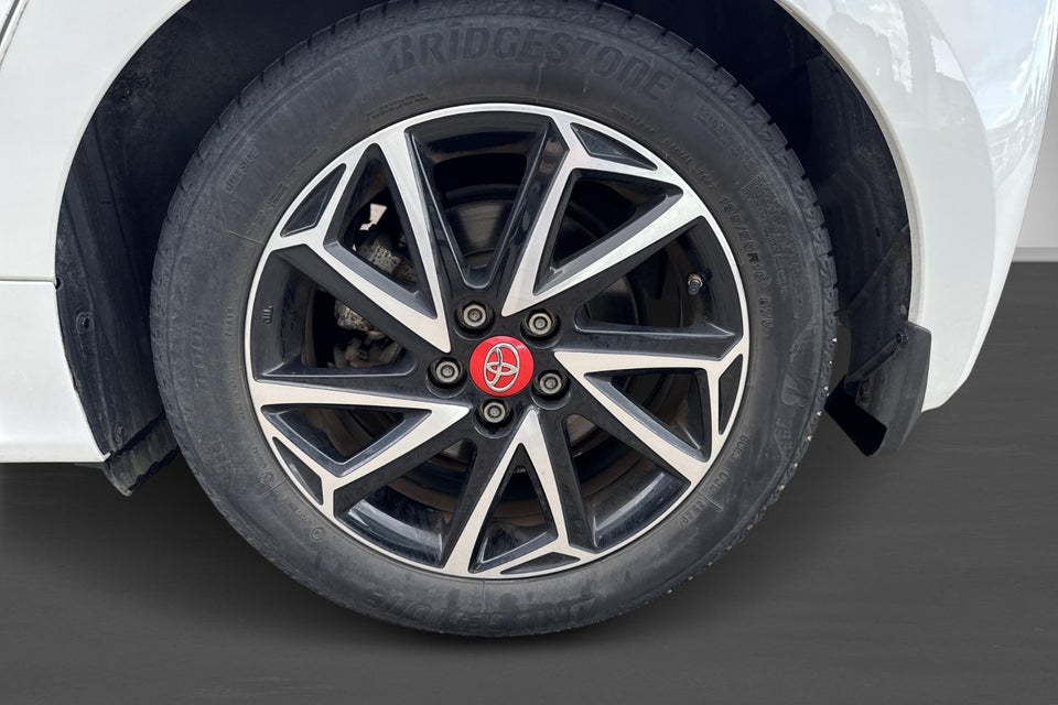 Toyota Yaris 1,5 Hybrid H1 e-CVT 5d