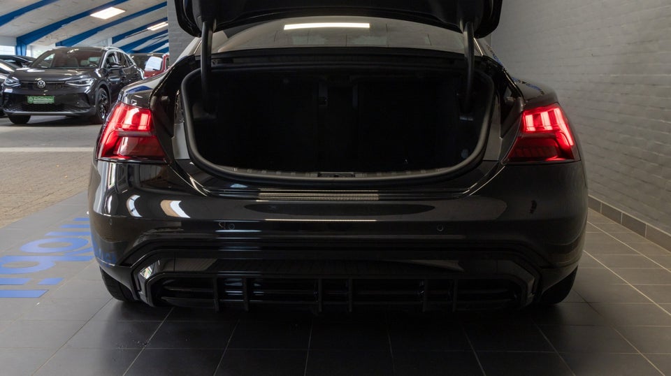 Audi e-tron GT quattro 4d