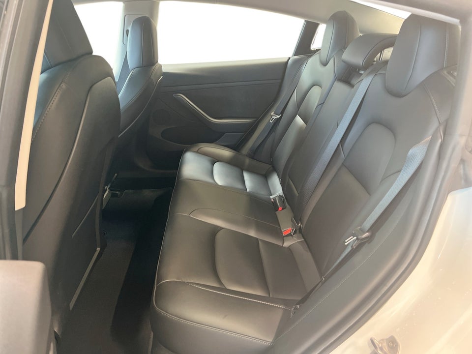 Tesla Model 3 RWD 4d