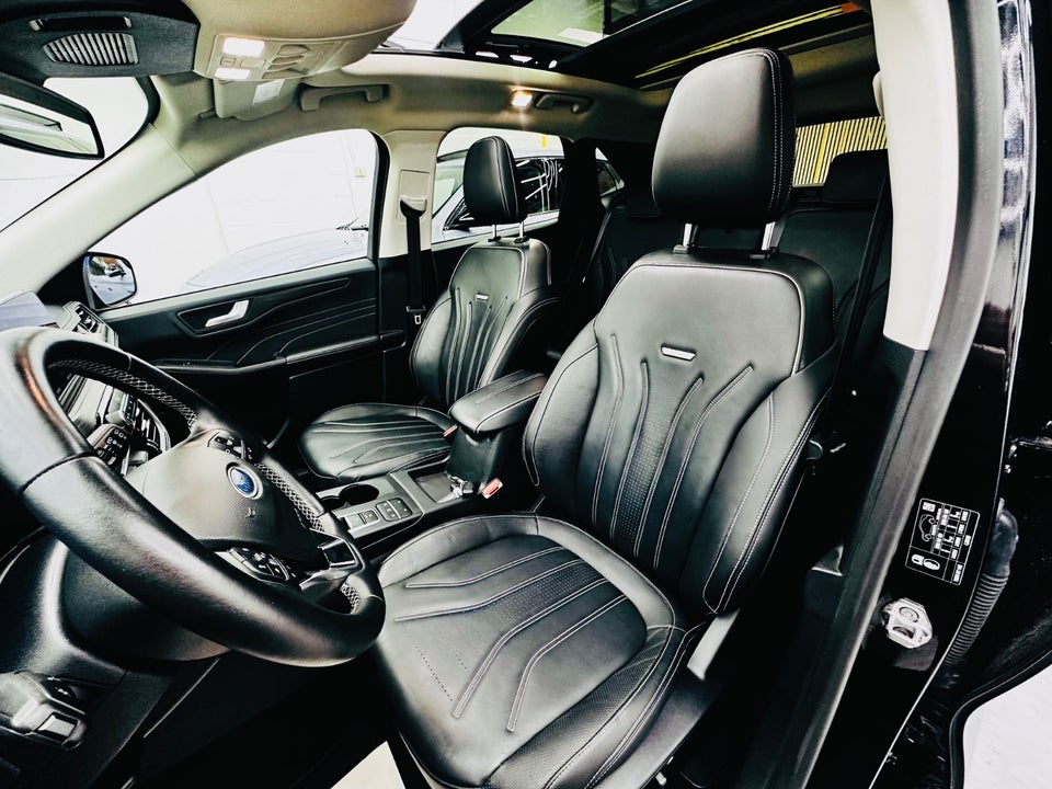 Ford Kuga 2,5 PHEV Vignale CVT 5d