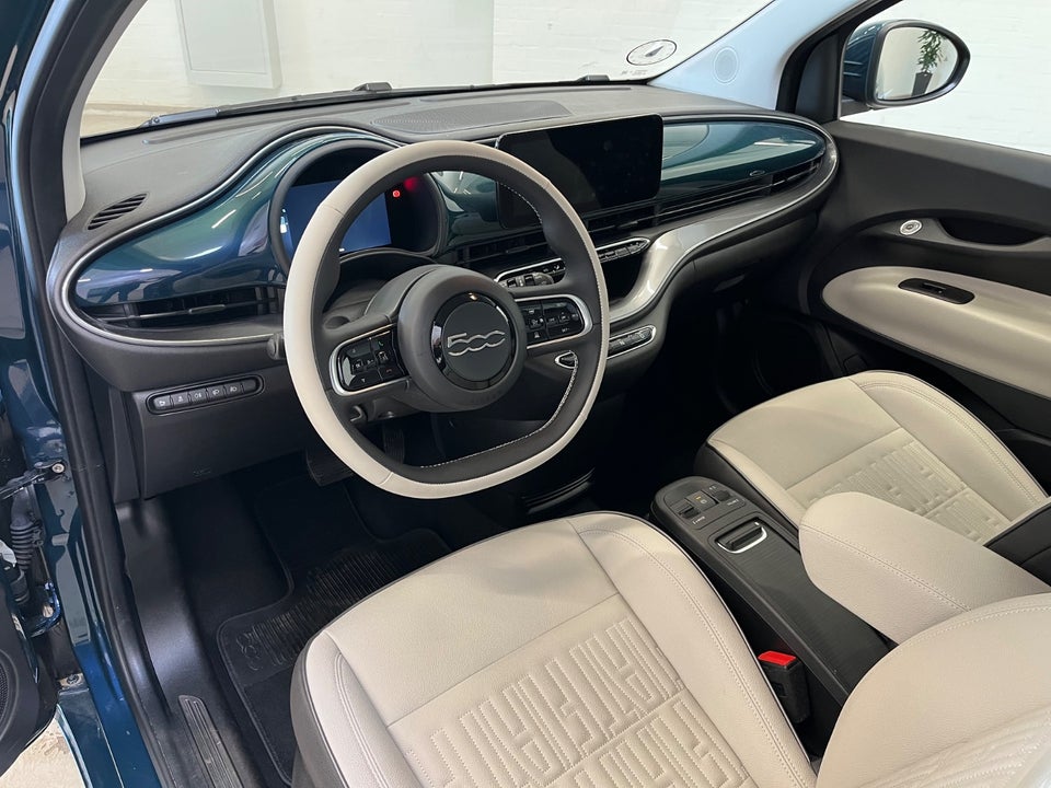 Fiat 500e 42 la Prima 3+1 4d