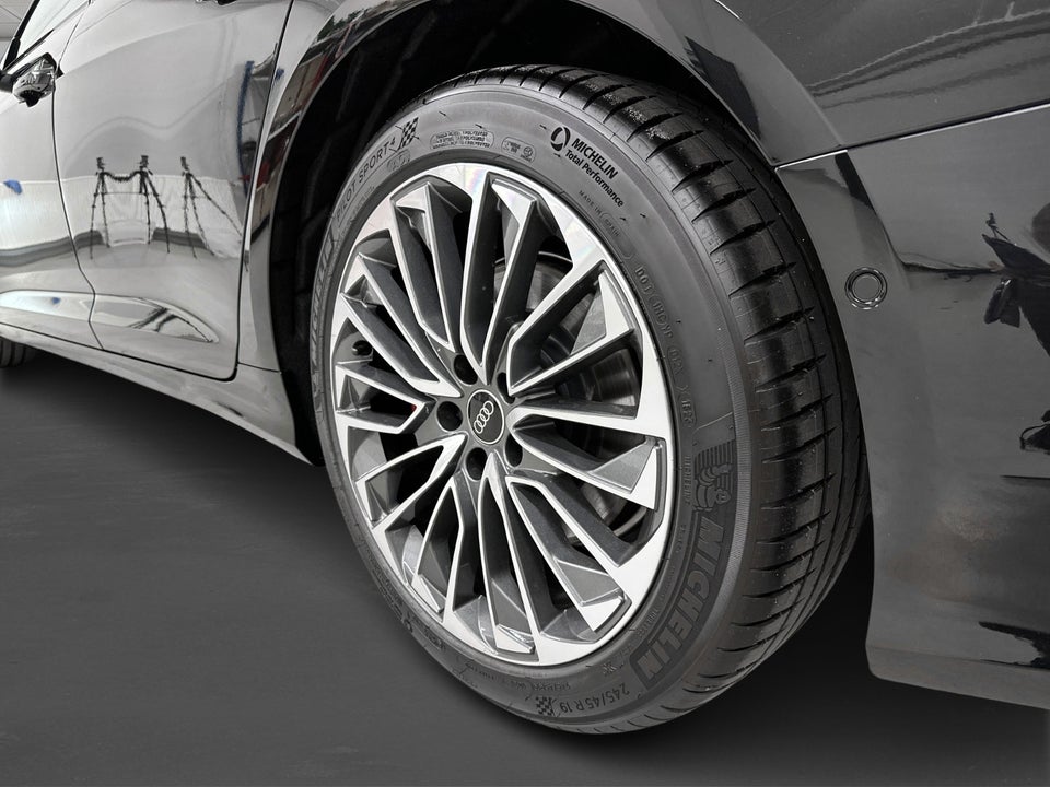 Audi A6 55 TFSi e Sport Prestige Avant quattro S-tr. 5d