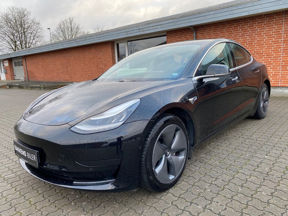 Tesla Model 3 Standard Range+ RWD 4d
