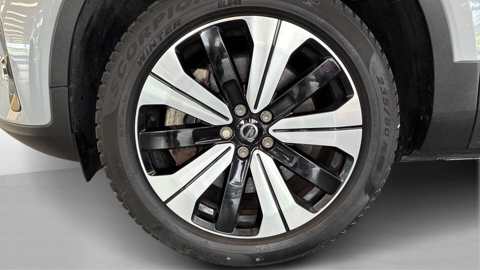 Volvo XC40 ReCharge Extended Range Plus 5d