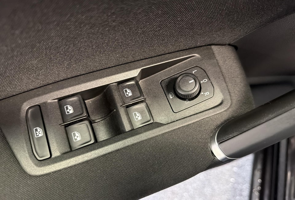 VW Touran 2,0 TDi 122 Comfortline Van 5d