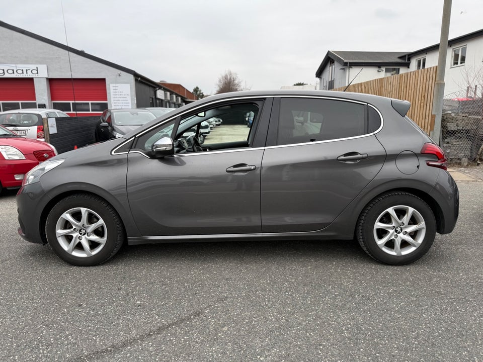 Peugeot 208 1,5 BlueHDi 100 Allure Sky 5d