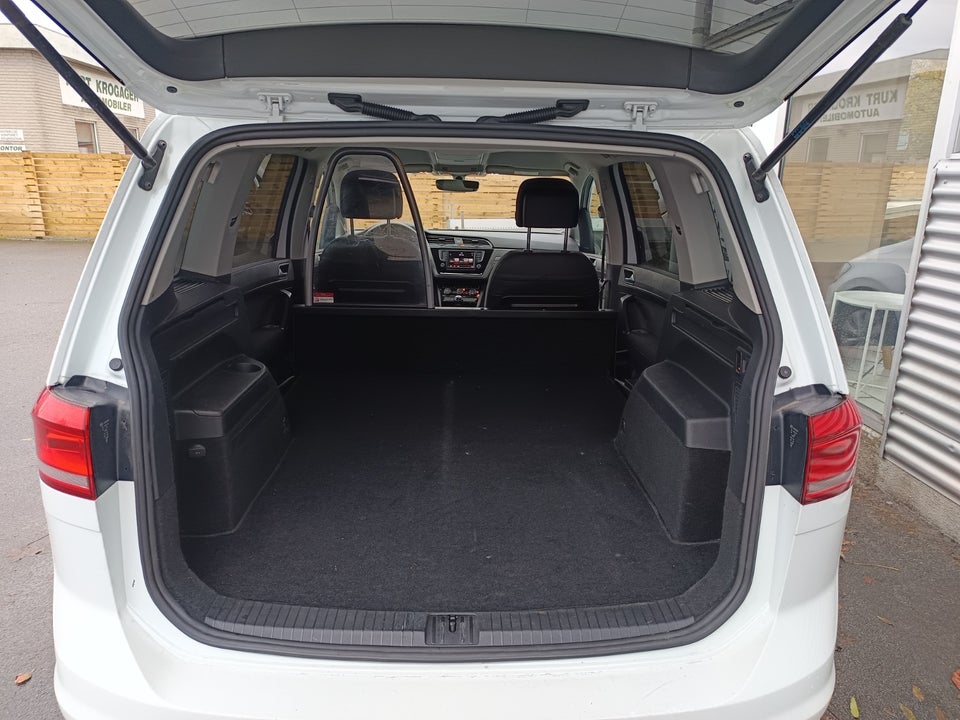 VW Touran 1,6 TDi 110 Comfortline Van 5d