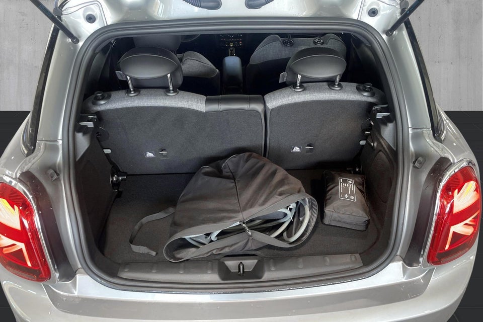 MINI Cooper SE Classic Trim 3d