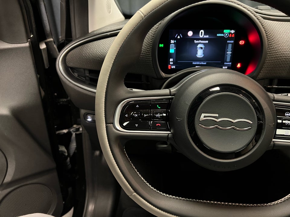 Fiat 500e 42 la Prima by Bocelli 3d