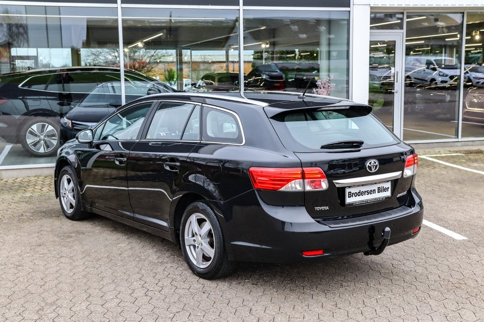 Toyota Avensis 2,0 D-4D T2 Touch stc. 5d