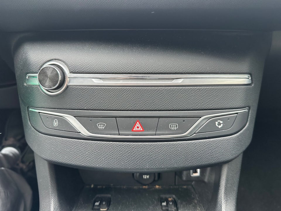 Peugeot 308 1,5 BlueHDi 130 Style 5d