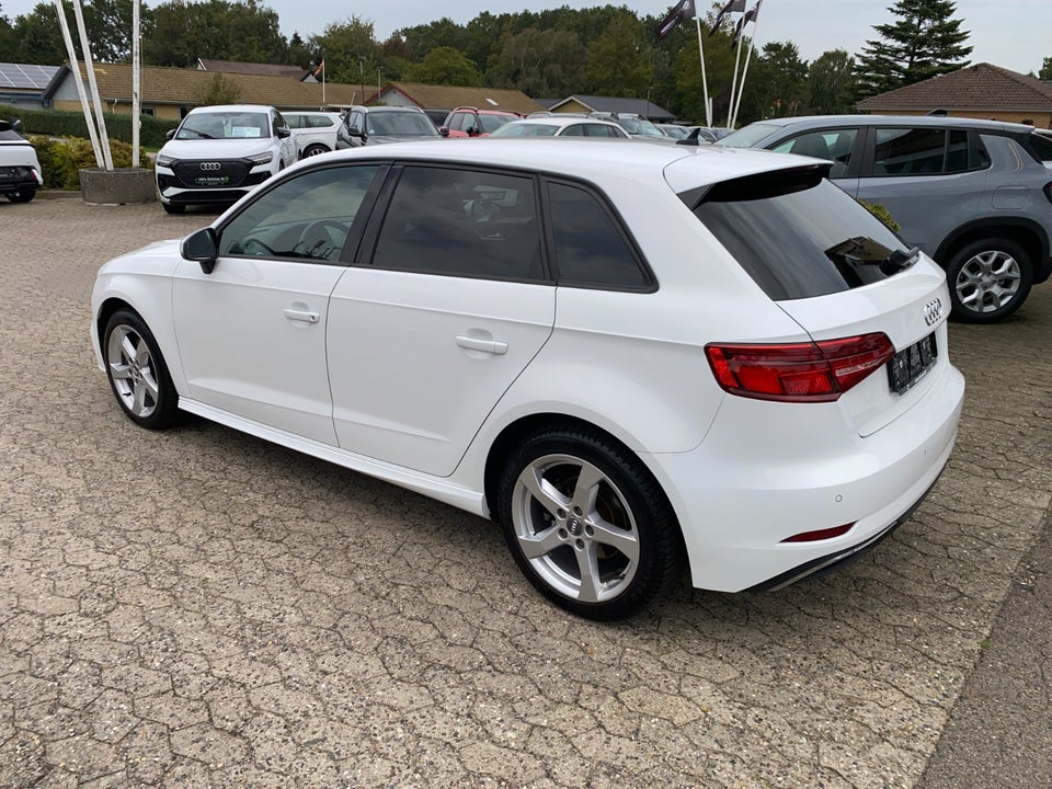 Audi A3 1,4 e-tron Sportback S-tr. 5d