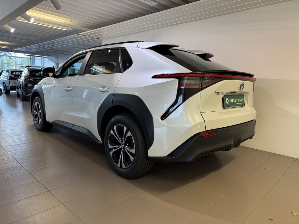 Toyota bZ4X Active 5d